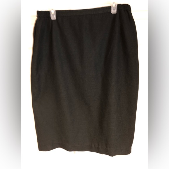 Black Skirt and Blouse Set (Blouse is embroidered). See photos for measurements - Picture 10 of 16